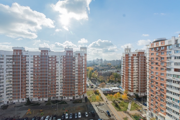 
   Продам 4-комнатную, 153 м², Клары Лучко б-р, 10

. Фото 38.