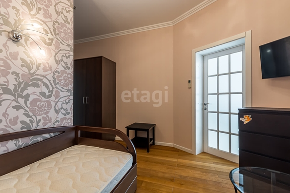 
   Продам 3-комнатную, 130 м², Кубанская Набережная ул, 37/11

. Фото 31.