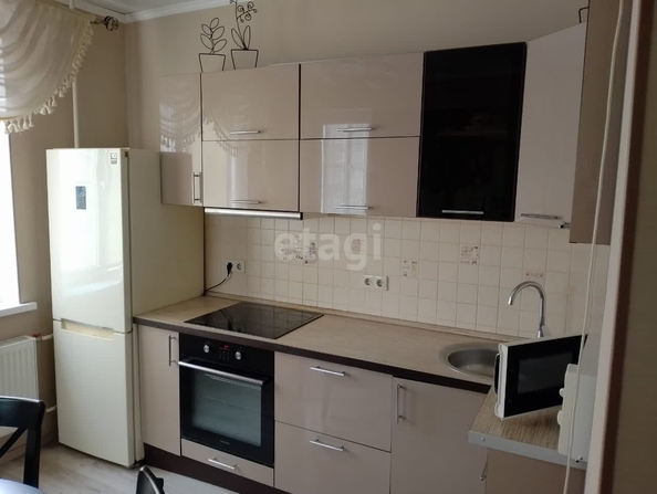 
  Сдам в аренду 1-комнатную квартиру, 40 м², Краснодар

. Фото 1.