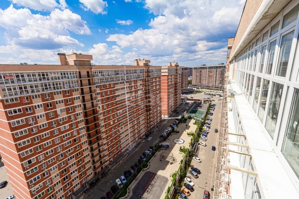 
   Продам 2-комнатную, 52.9 м², Западный Обход ул, 39/2  3

. Фото 15.