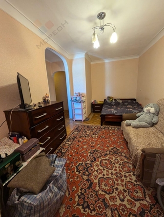 
   Продам 1-комнатную, 30.5 м², Одесская ул, 40

. Фото 1.