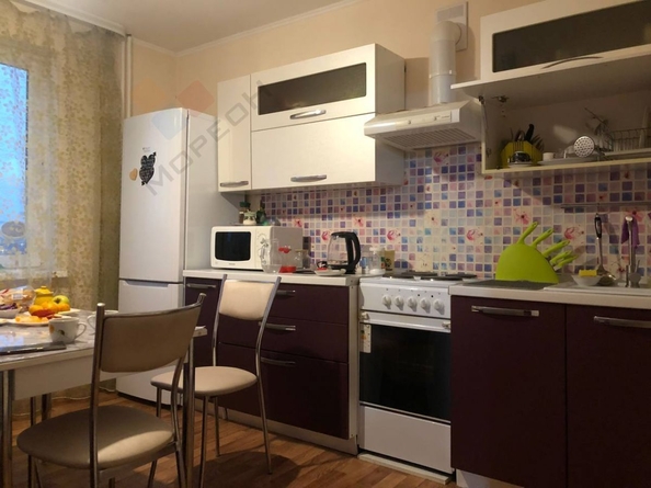 
   Продам 2-комнатную, 57 м², Краевая ул, 1/3

. Фото 8.