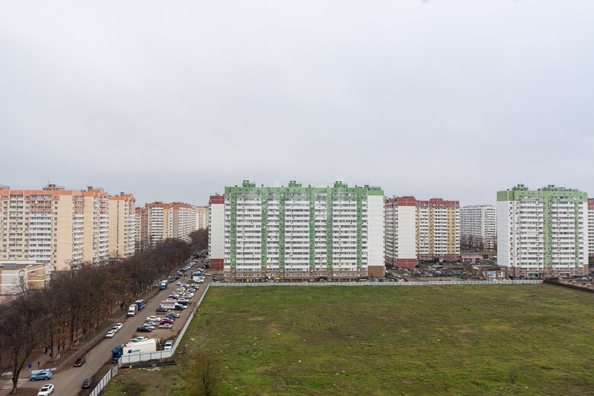 
   Продам 1-комнатную, 37.8 м², Героя Аверкиева А.А. ул, 21

. Фото 17.