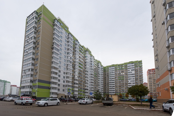 
   Продам 1-комнатную, 37.8 м², Героя Аверкиева А.А. ул, 21

. Фото 24.