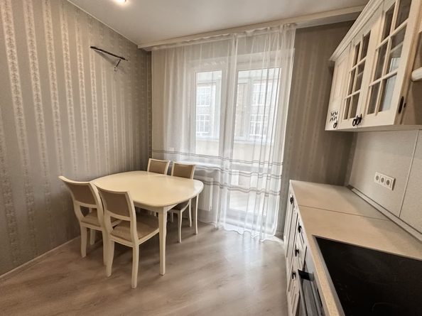 
   Продам 1-комнатную, 37.4 м², Таманская ул, 153/2

. Фото 2.