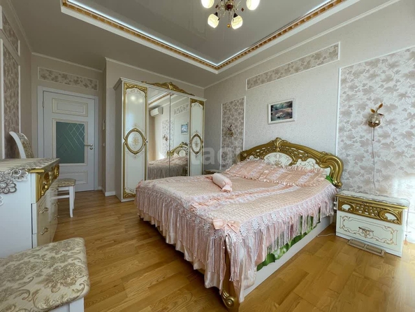 
   Продам 2-комнатную, 82.2 м², Рождественская Набережная ул, 4

. Фото 2.