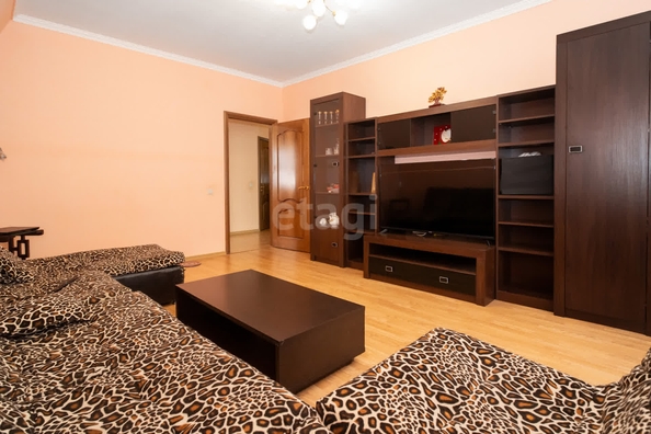 
   Продам 2-комнатную, 68 м², Ангарская ул, 1/7

. Фото 3.