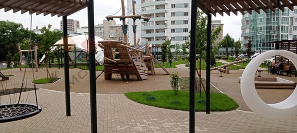 
   Продам 2-комнатную, 74 м², Дзержинского ул, 95

. Фото 2.