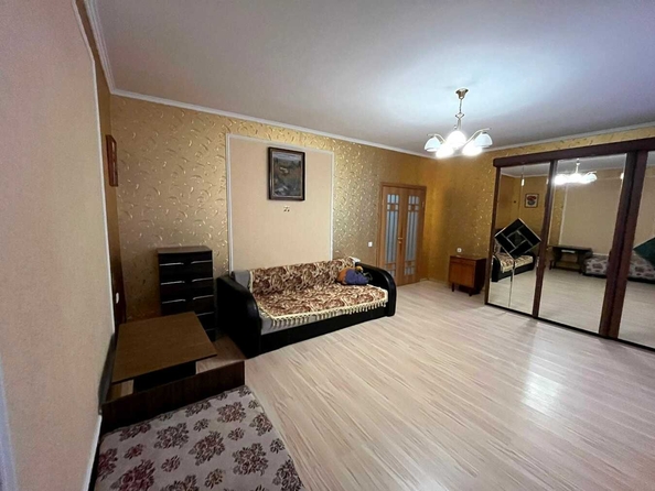 
   Продам 1-комнатную, 63 м², Омелькова ул, 20к6

. Фото 8.