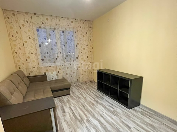 
   Продам 1-комнатную, 35.8 м², Западный Обход ул, 57/3

. Фото 1.