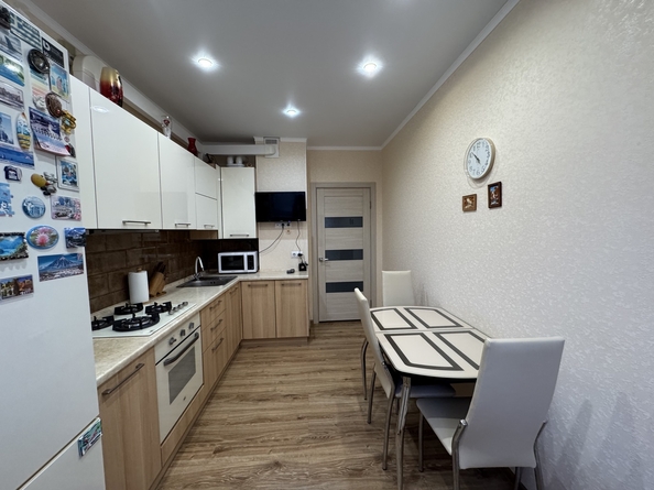 
   Продам 2-комнатную, 50 м², Рождественская ул, 52

. Фото 4.