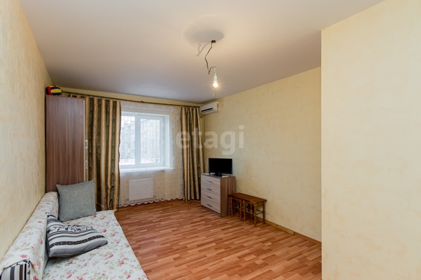 
   Продам 1-комнатную, 37.5 м², Кирилла Россинского ул, 69

. Фото 1.