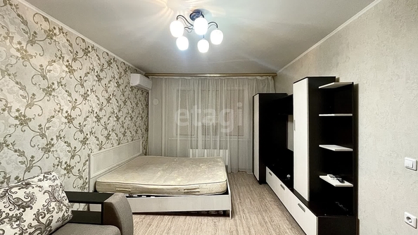 
   Продам 1-комнатную, 37.5 м², Кружевная ул, 14

. Фото 1.