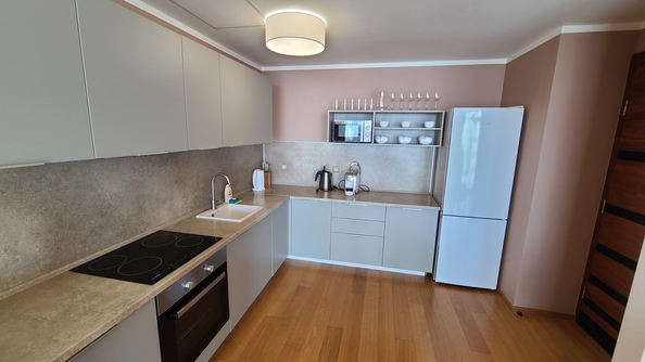 
   Продам 1-комнатную квартира, 98 м², Революции пр-кт, 3

. Фото 4.