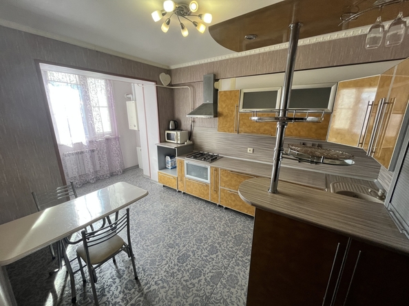 
   Продам 2-комнатную, 50 м², Омелькова ул, 14В

. Фото 1.