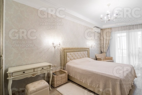 
   Продам 3-комнатную, 104 м², Войкова ул, 21

. Фото 3.