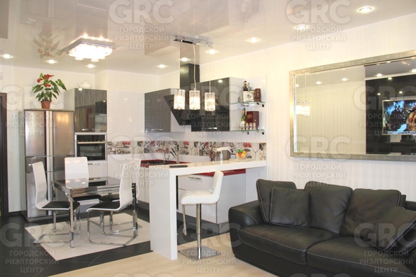 
  Продается 3-комн. квартира 101 м². Фото 1.