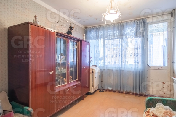 
   Продам 2-комнатную, 46 м², Конституции СССР ул, 10

. Фото 1.