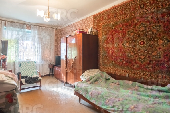 
   Продам 2-комнатную, 46 м², Конституции СССР ул, 10

. Фото 3.