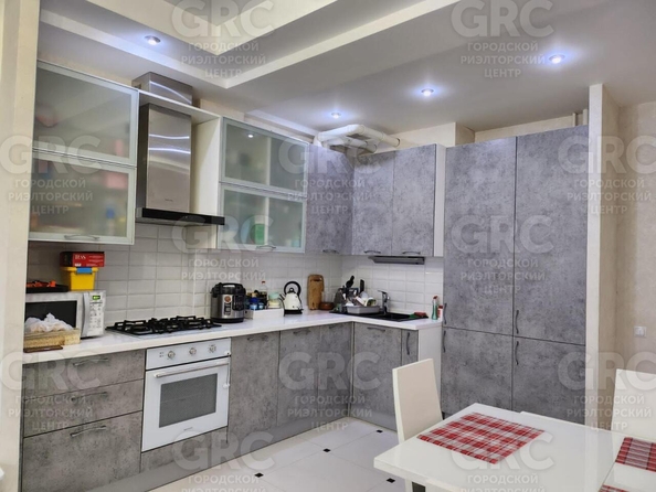 
  Продается 2-комн. квартира 75 м². Фото 1.