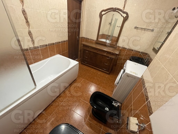 
   Продам 2-комнатный апартамент, 46 м², Альпийская ул, 1/3

. Фото 36.