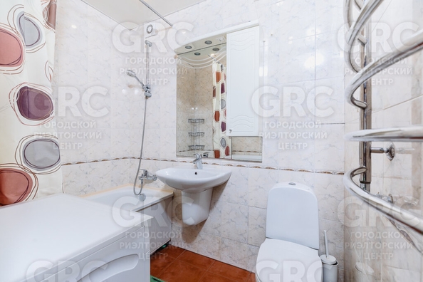 
   Продам 2-комнатную, 60 м², Севастопольская ул, 31

. Фото 11.