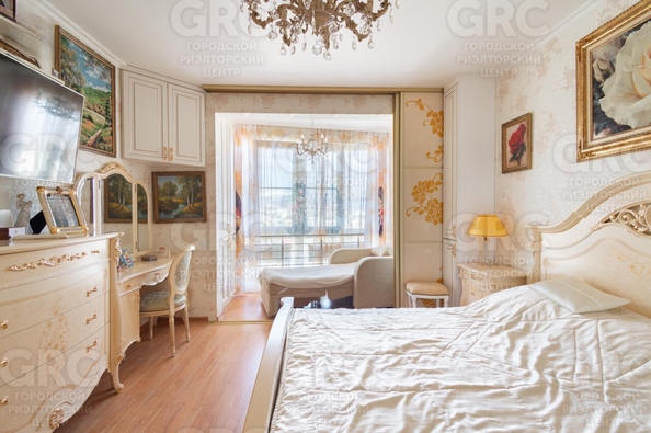 
   Продам 3-комнатную, 90 м², Богдана Хмельницкого ул, 8

. Фото 3.