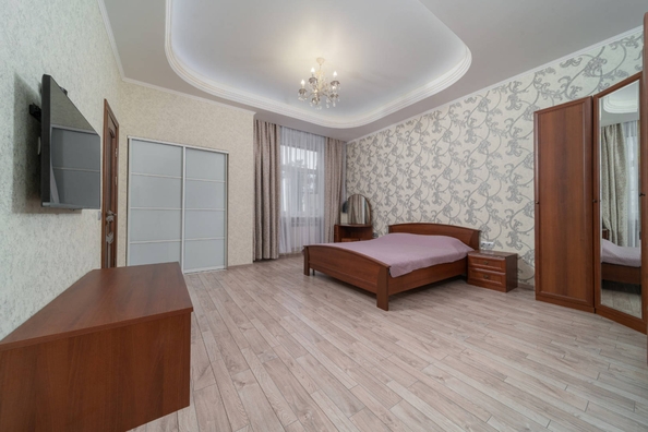 
   Продам 3-комнатную, 130 м², Курортный пр-кт, 108/6

. Фото 2.