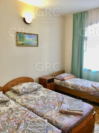 
   Продам дом, 440 м², Вардане

. Фото 2.