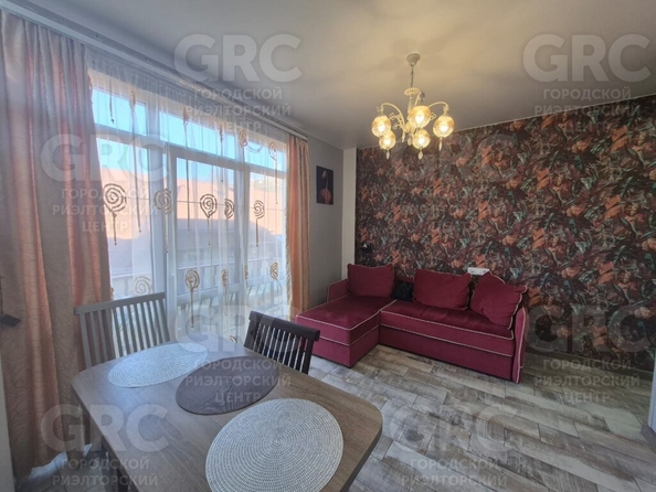 
   Продам студию, 24.4 м², Владимировская ул, 141

. Фото 1.