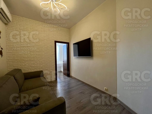 
   Продам 1-комнатную, 39.7 м², Тимирязева ул, 46/12

. Фото 2.