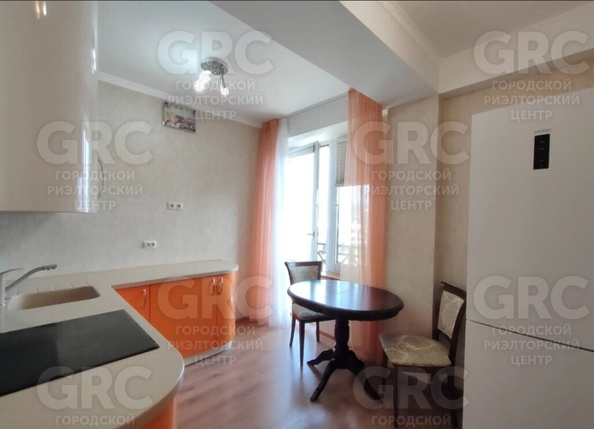 
   Продам 2-комнатную, 36.4 м², Цюрупы ул, 34

. Фото 4.