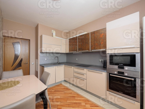 
   Продам 3-комнатную, 88 м², Юных Ленинцев ул, 10

. Фото 2.