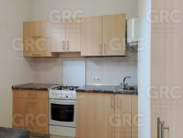 
   Продам 1-комнатную, 21 м², Российская ул, 2б

. Фото 1.