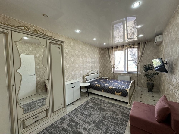 
   Продам 1-комнатную, 42 м², Ленина ул, 173Ак2

. Фото 1.