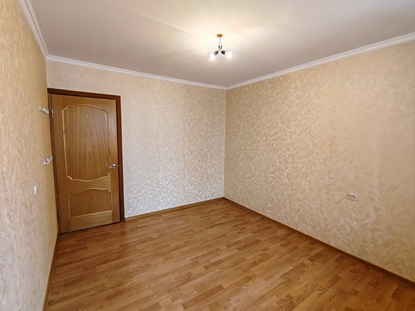 
   Продам 2-комнатную, 68 м², Владимирская ул, 140

. Фото 1.