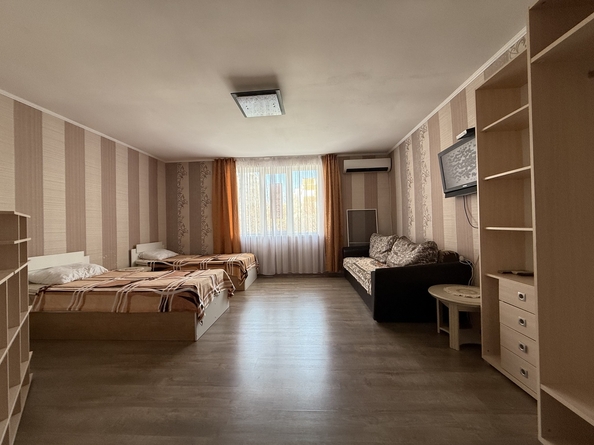 
   Продам 2-комнатную, 75 м², Омелькова ул, 3

. Фото 5.