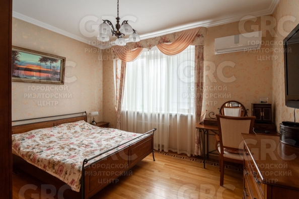 
   Продам дом, 376.8 м², Сочи

. Фото 5.