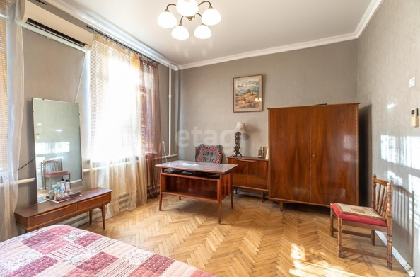 
   Продам 3-комнатную, 144 м², Красная ул, 74

. Фото 3.