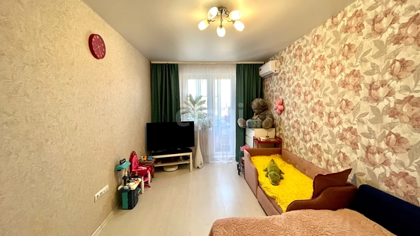 
   Продам 1-комнатную, 37.5 м², Сергея Есенина ул, 110/1

. Фото 2.