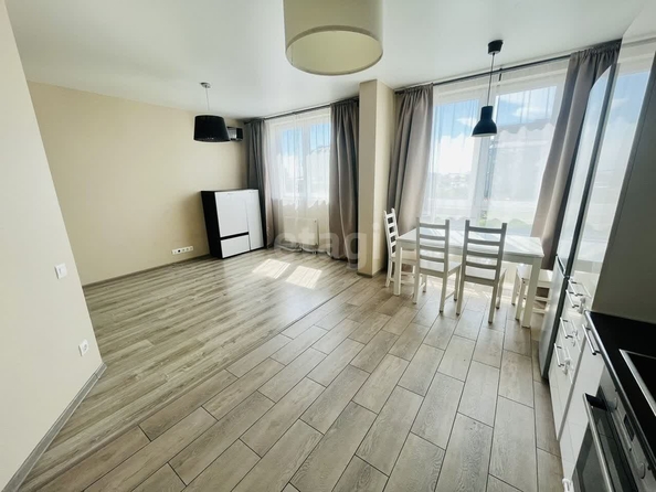 
   Продам 1-комнатную, 38.5 м², Симиренко ул, 43

. Фото 1.