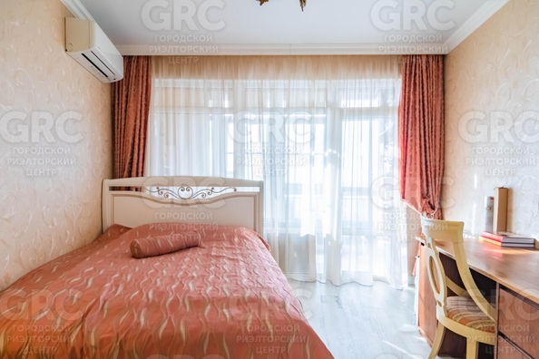 
   Продам 4-комнатную, 140 м², Ленина ул, 219/35

. Фото 24.