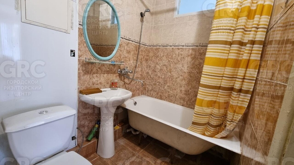 
   Продам 1-комнатную, 41 м², Возрождения ул, 14

. Фото 14.