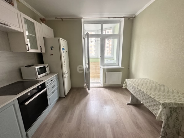 
   Продам 1-комнатную, 40.5 м², Героя Яцкова И.В. ул, 15/1

. Фото 3.