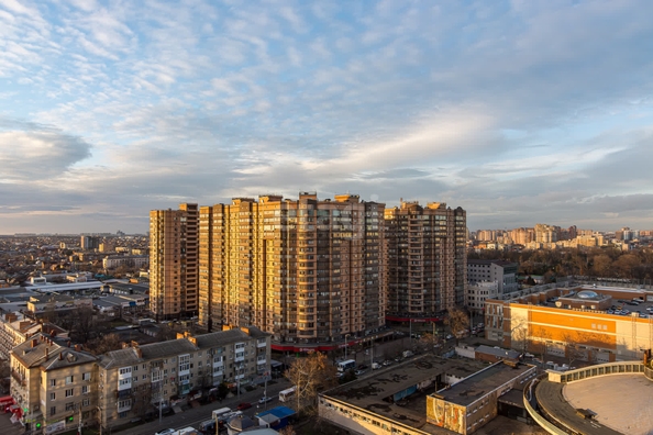 
   Продам 3-комнатную, 108.8 м², Буденного ул, 129

. Фото 37.