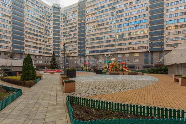 
   Продам 3-комнатную, 108.8 м², Буденного ул, 129

. Фото 43.