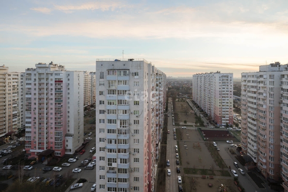 
   Продам 1-комнатную, 51.6 м², Александра Покрышкина ул, 2/2

. Фото 17.