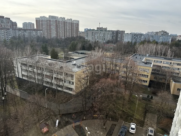 
   Продам 1-комнатную, 35 м², 30-й Иркутской Дивизии ул, 3

. Фото 20.