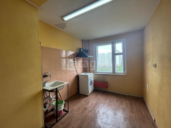 
   Продам 2-комнатную, 55 м², 40-летия Победы ул, 37/2

. Фото 1.