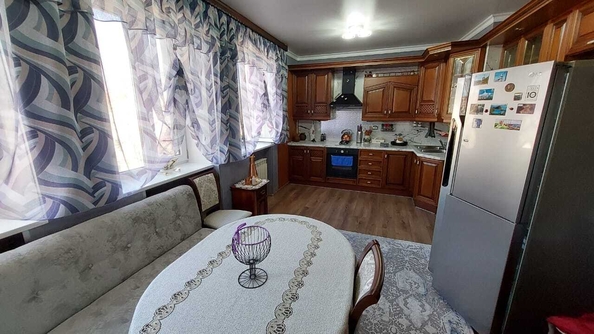 
   Продам 2-комнатную, 93 м², Родниковая ул, 2/4

. Фото 1.